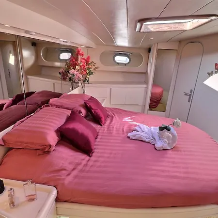 Nuit Sur Yacht Avec Petit Dejeuner