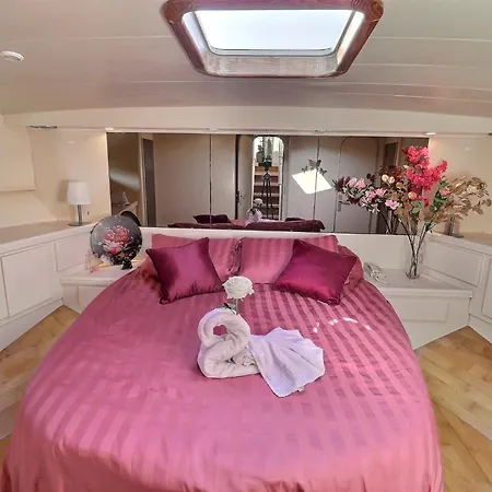 ספינת מלון Nuit Sur Yacht Avec Petit Dejeuner אמפוריבראבה