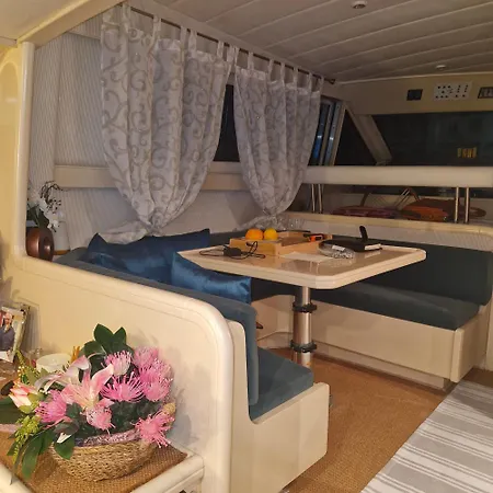 보트호텔 Nuit Sur Yacht Avec Petit Dejeuner